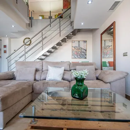 Loft Space - Time In Apartment *